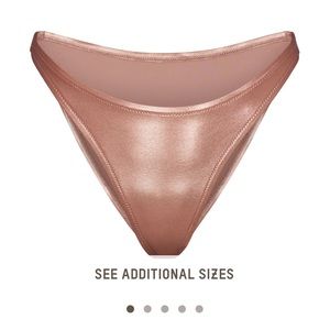 Skims METALLIC SWIM DIPPED MID WAIST BOTTOMS Champagne